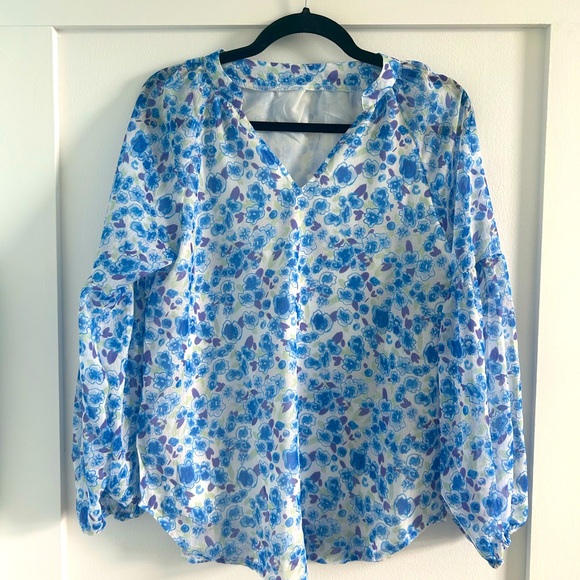 Blue floral spring / summer blouse - Picture 1 of 2